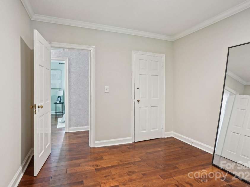 1121 Myrtle Avenue, Charlotte, NC 28203.  MLS# CAR4259010, YatesRealty ID 6053. 