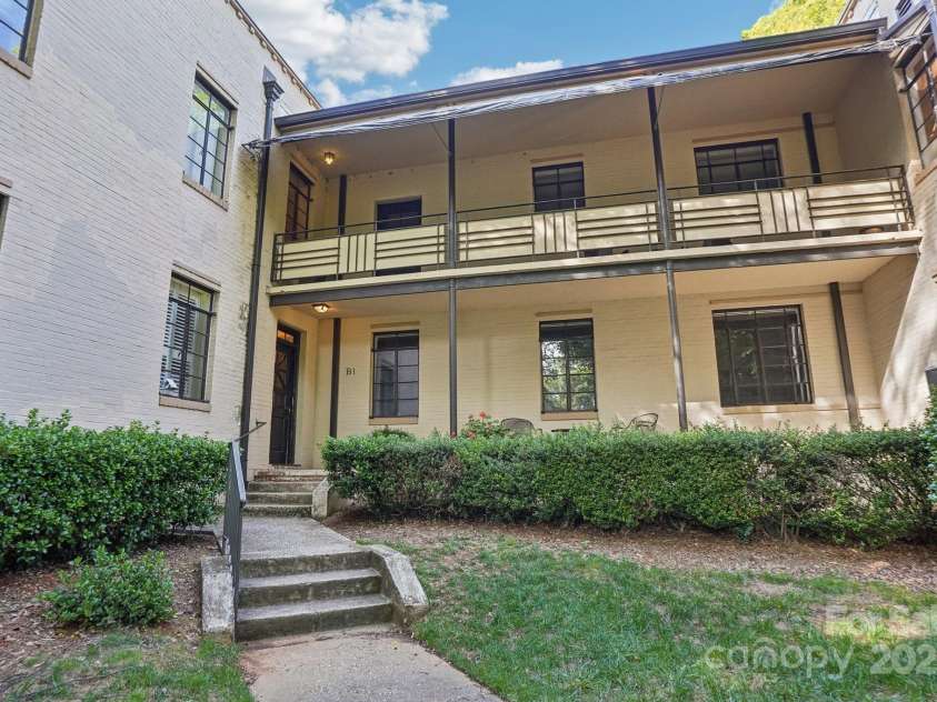 1121 Myrtle Avenue, Charlotte, NC 28203.  MLS# CAR4259010, YatesRealty ID 6053. 