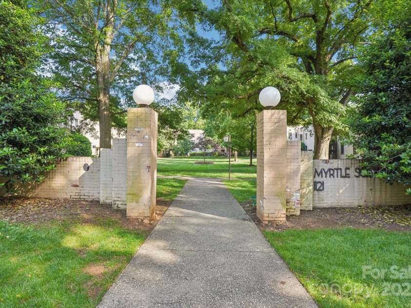 1121 Myrtle Avenue, Charlotte, NC 28203.  MLS# CAR4259010, YatesRealty ID 6053. 