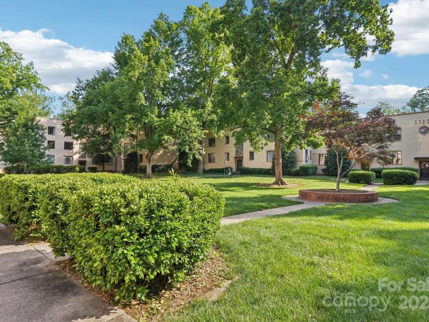 1121 Myrtle Avenue, Charlotte, NC 28203.  MLS# CAR4259010, YatesRealty ID 6053. 