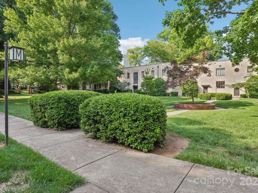 1121 Myrtle Avenue, Charlotte, NC 28203.  MLS# CAR4259010, YatesRealty ID 6053. 