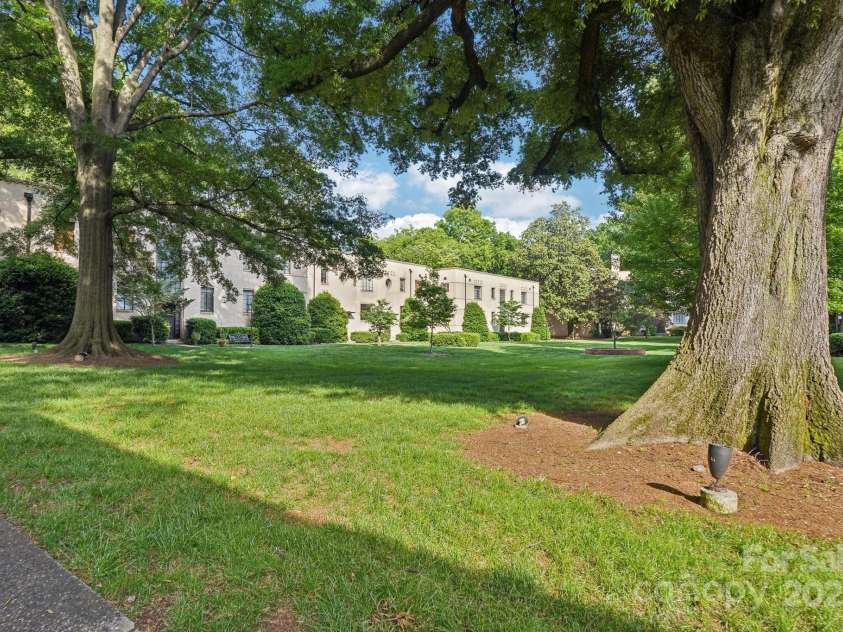 1121 Myrtle Avenue, Charlotte, NC 28203.  MLS# CAR4259010, YatesRealty ID 6053. 