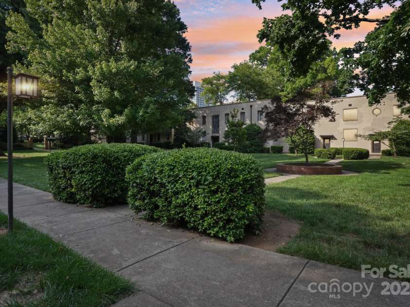 1121 Myrtle Avenue, Charlotte, NC 28203.  MLS# CAR4259010, YatesRealty ID 6053. 