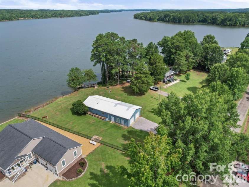 275 Waters Edge Drive, Winnsboro, SC 29180.  MLS# CAR4361923, YatesRealty ID 6053. 