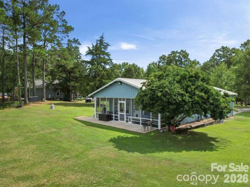 275 Waters Edge Drive, Winnsboro, SC 29180.  MLS# CAR4361923, YatesRealty ID 6053. 