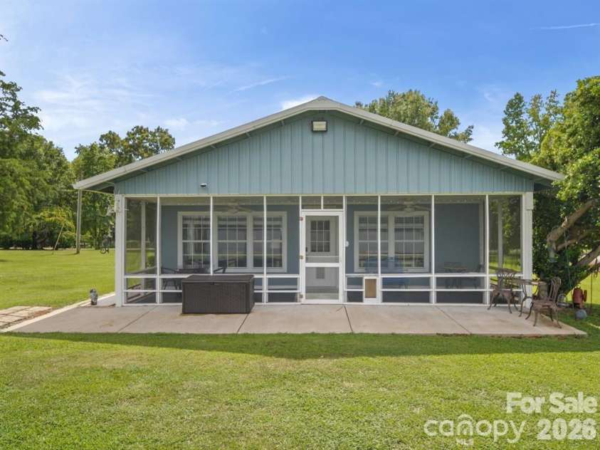 275 Waters Edge Drive, Winnsboro, SC 29180.  MLS# CAR4361923, YatesRealty ID 6053. 