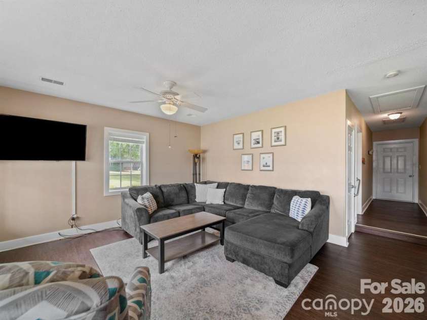 275 Waters Edge Drive, Winnsboro, SC 29180.  MLS# CAR4361923, YatesRealty ID 6053. 