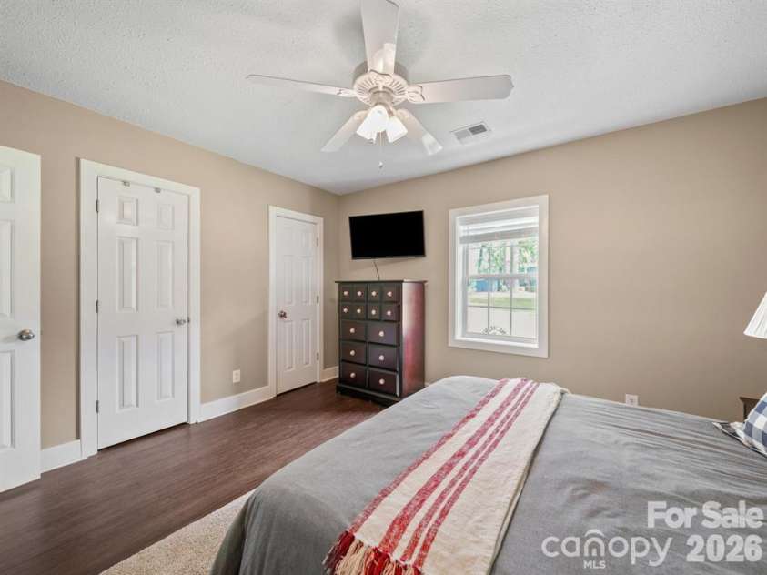 275 Waters Edge Drive, Winnsboro, SC 29180.  MLS# CAR4361923, YatesRealty ID 6053. 