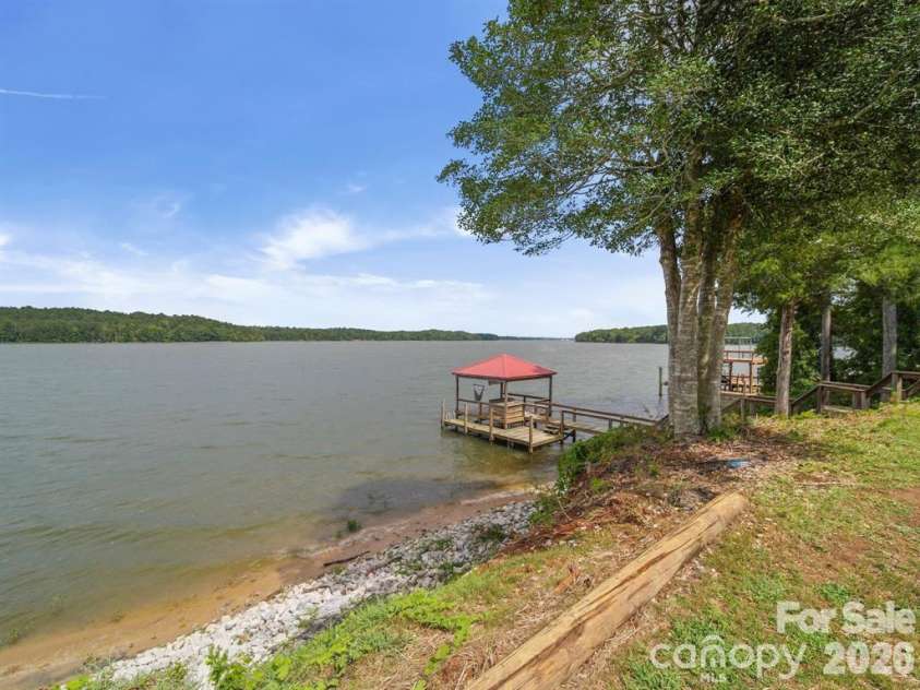 275 Waters Edge Drive, Winnsboro, SC 29180.  MLS# CAR4361923, YatesRealty ID 6053. 