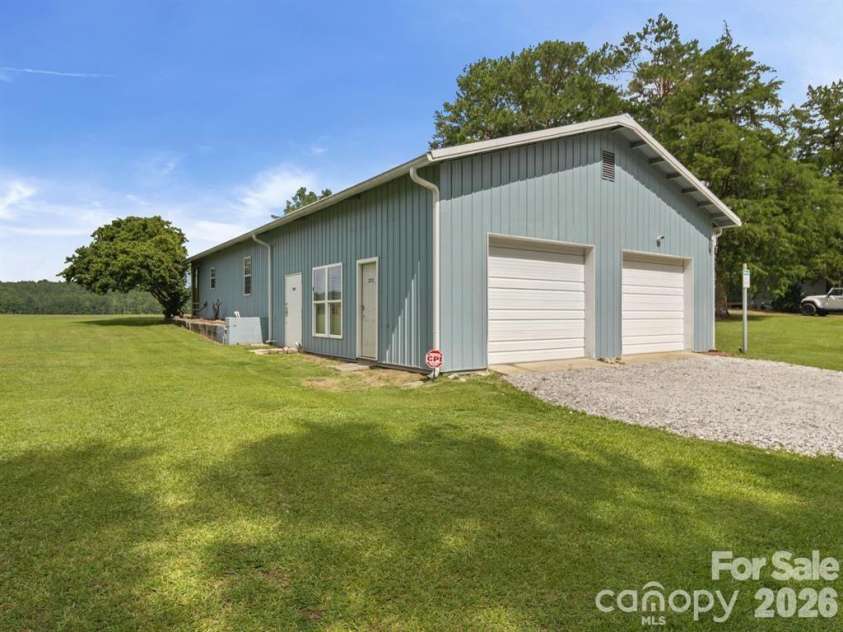 275 Waters Edge Drive, Winnsboro, SC 29180.  MLS# CAR4361923, YatesRealty ID 6053. 
