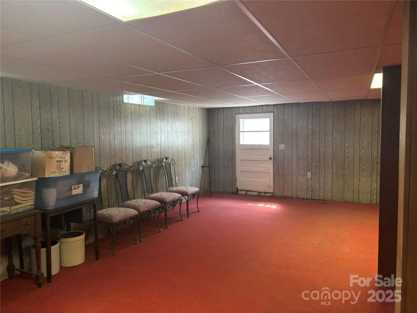 39 Mineral Street, Spruce Pine, NC 28777.  MLS# CAR4218377, YatesRealty ID 6054. 