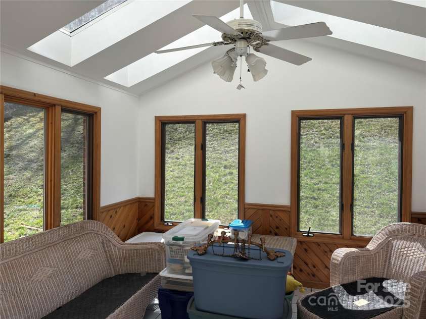 39 Mineral Street, Spruce Pine, NC 28777.  MLS# CAR4218377, YatesRealty ID 6054. 