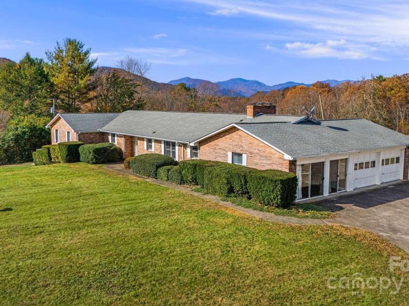 7 Brookshire Road, Leicester, NC 28748.  MLS# CAR4192771, YatesRealty ID 6055. 