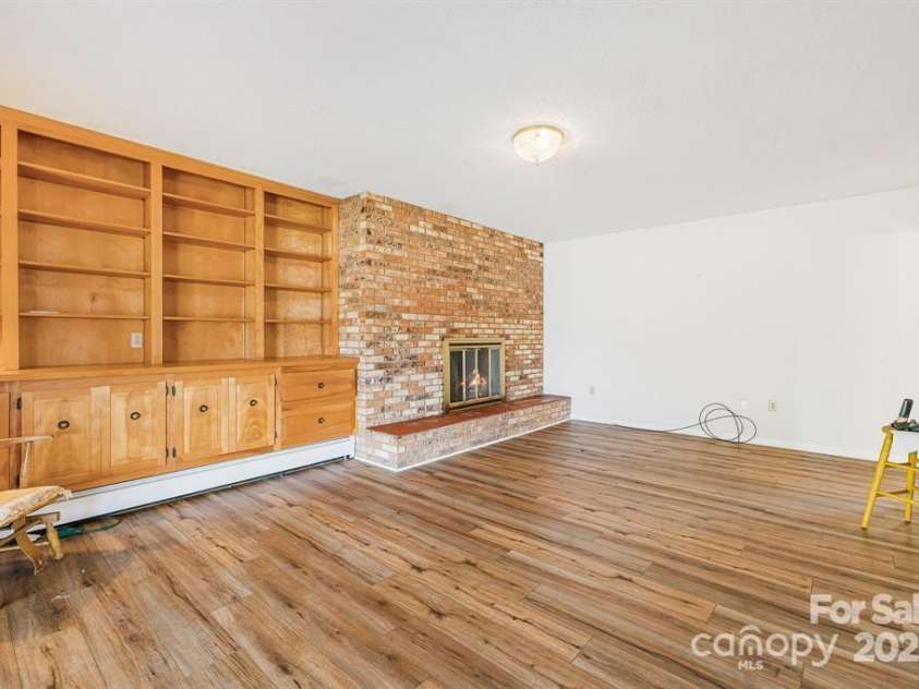 7 Brookshire Road, Leicester, NC 28748.  MLS# CAR4192771, YatesRealty ID 6055. 