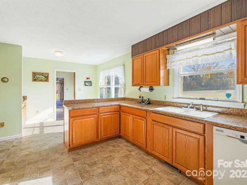 7 Brookshire Road, Leicester, NC 28748.  MLS# CAR4192771, YatesRealty ID 6055. 