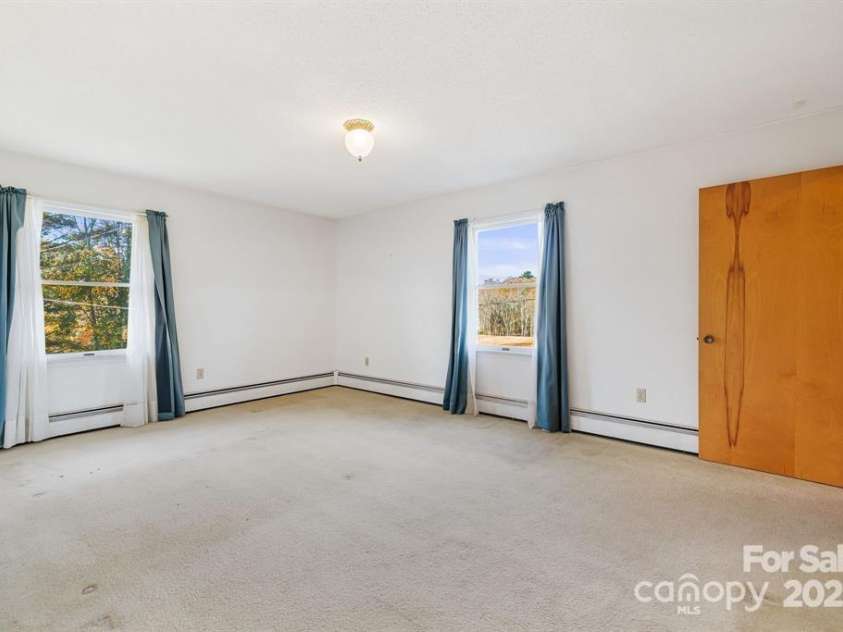 7 Brookshire Road, Leicester, NC 28748.  MLS# CAR4192771, YatesRealty ID 6055. 