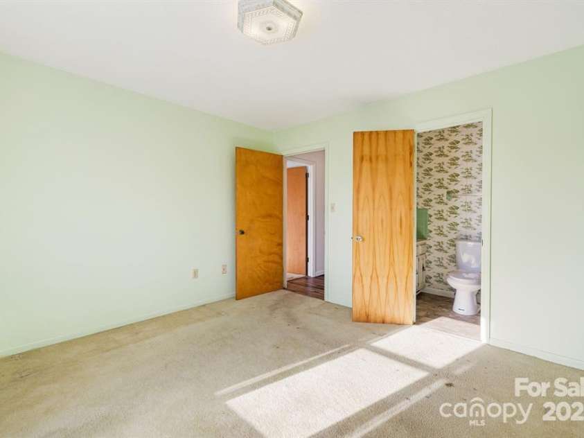 7 Brookshire Road, Leicester, NC 28748.  MLS# CAR4192771, YatesRealty ID 6055. 