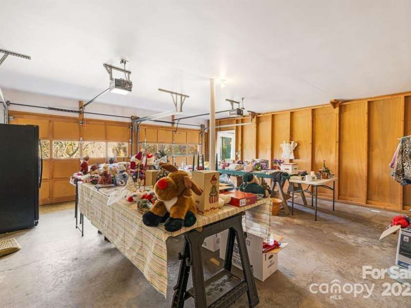 7 Brookshire Road, Leicester, NC 28748.  MLS# CAR4192771, YatesRealty ID 6055. 