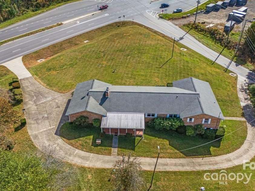 7 Brookshire Road, Leicester, NC 28748.  MLS# CAR4192771, YatesRealty ID 6055. 