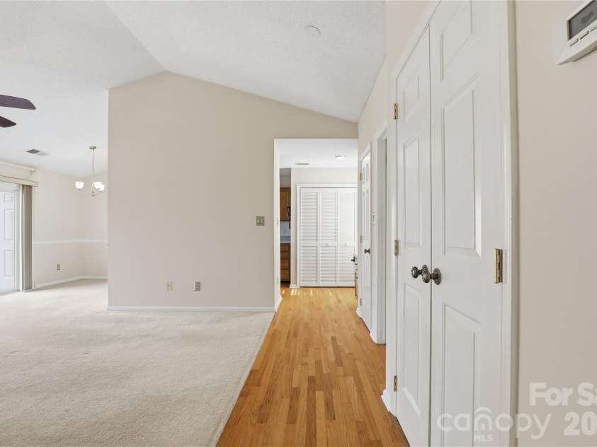 9209 Kings Canyon Drive, Charlotte, NC 28210.  MLS# CAR4340050, YatesRealty ID 6055. 