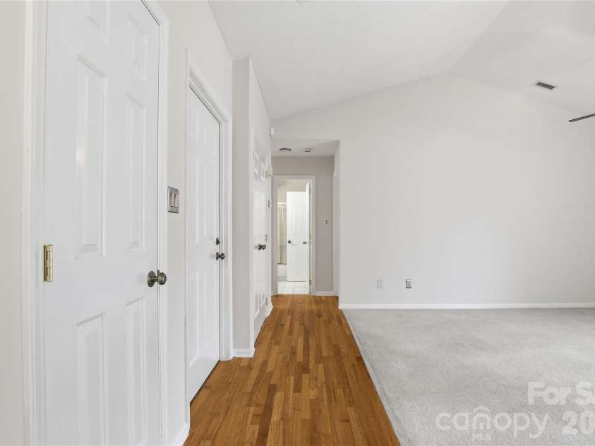 9209 Kings Canyon Drive, Charlotte, NC 28210.  MLS# CAR4340050, YatesRealty ID 6055. 