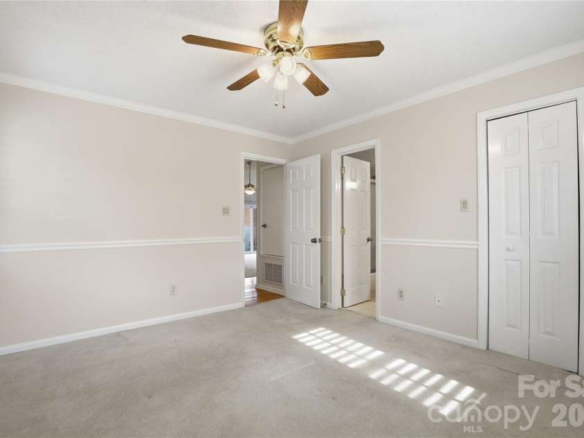 9209 Kings Canyon Drive, Charlotte, NC 28210.  MLS# CAR4340050, YatesRealty ID 6055. 