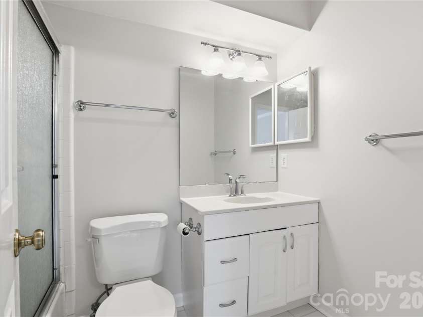 9209 Kings Canyon Drive, Charlotte, NC 28210.  MLS# CAR4340050, YatesRealty ID 6055. 