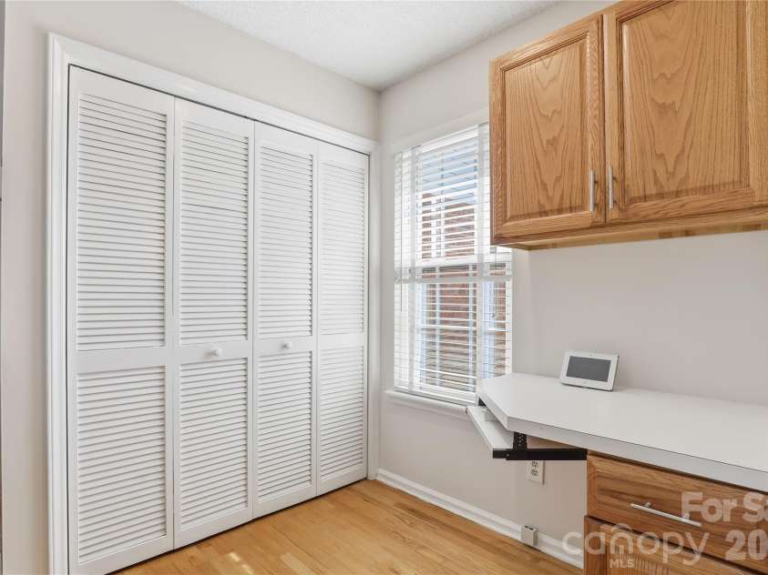 9209 Kings Canyon Drive, Charlotte, NC 28210.  MLS# CAR4340050, YatesRealty ID 6055. 