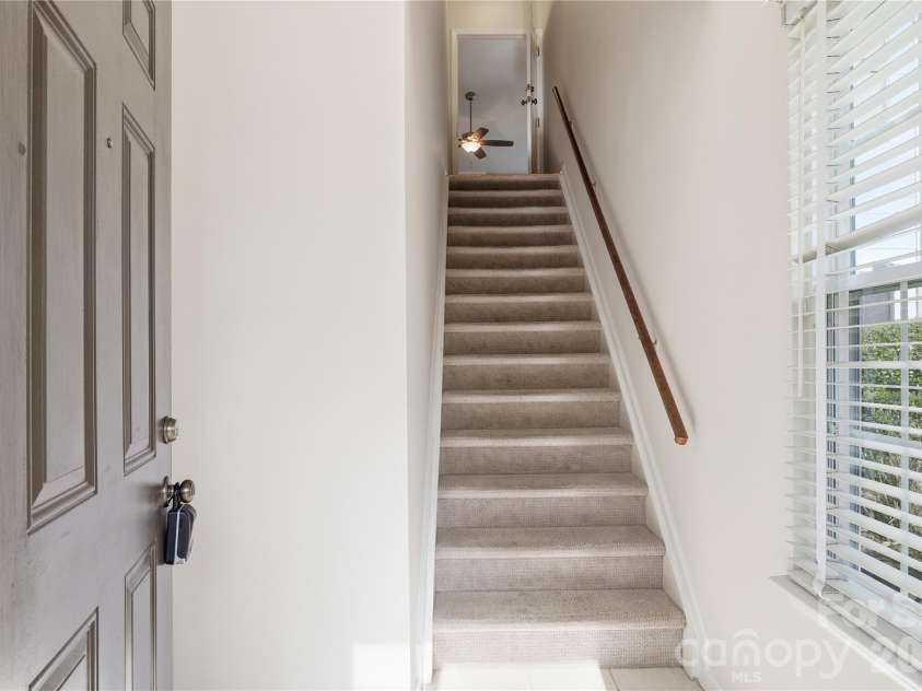 9209 Kings Canyon Drive, Charlotte, NC 28210.  MLS# CAR4340050, YatesRealty ID 6055. 