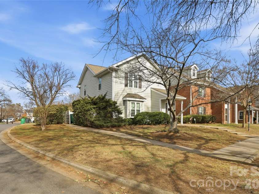 9209 Kings Canyon Drive, Charlotte, NC 28210.  MLS# CAR4340050, YatesRealty ID 6055. 