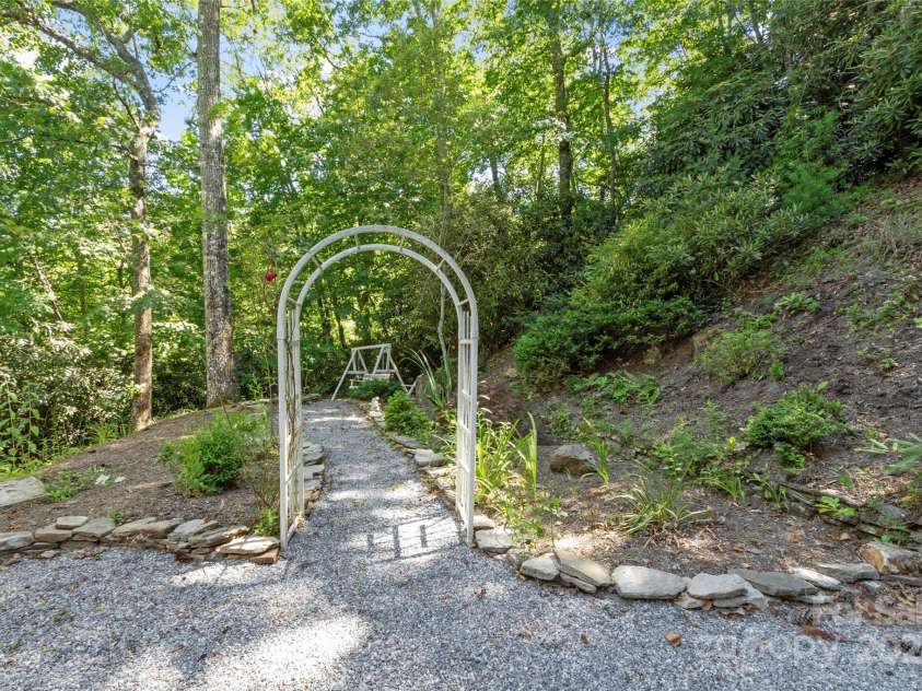 141 Wildflower Road, Spruce Pine, NC 28777.  MLS# CAR4157310, YatesRealty ID 6056. 