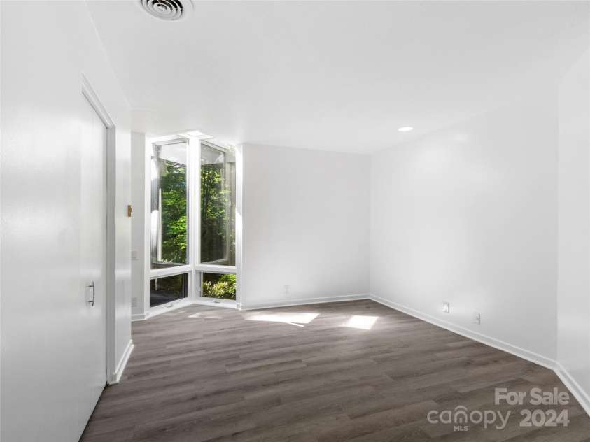 141 Wildflower Road, Spruce Pine, NC 28777.  MLS# CAR4157310, YatesRealty ID 6056. 