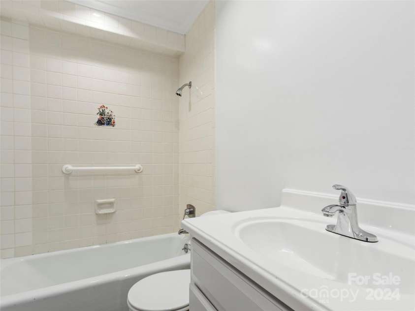 141 Wildflower Road, Spruce Pine, NC 28777.  MLS# CAR4157310, YatesRealty ID 6056. 