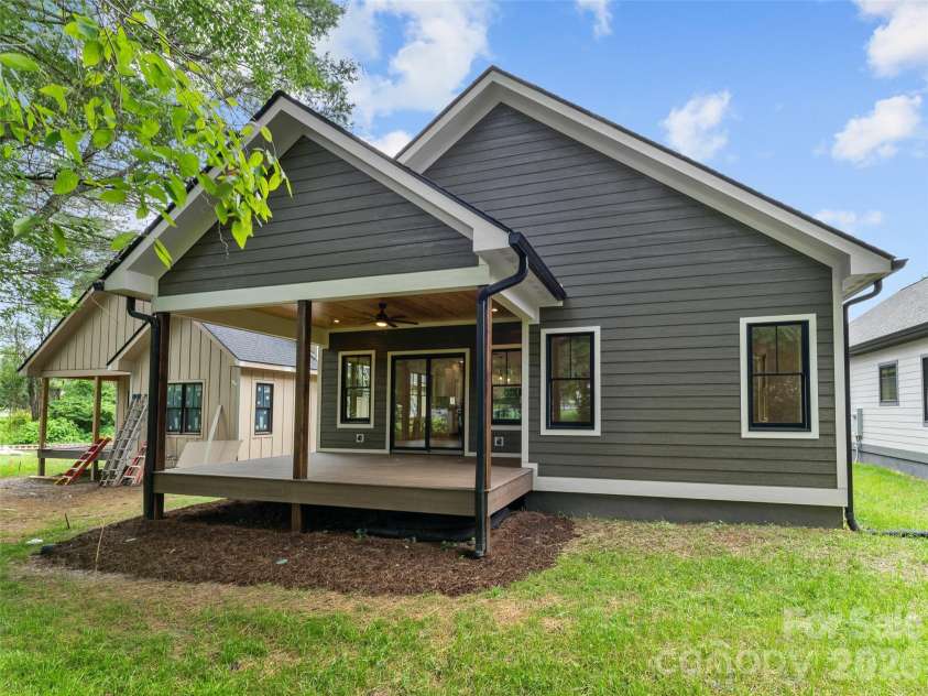 306 Gallimore Road, Brevard, NC 28712.  MLS# CAR4343302, YatesRealty ID 6056. 