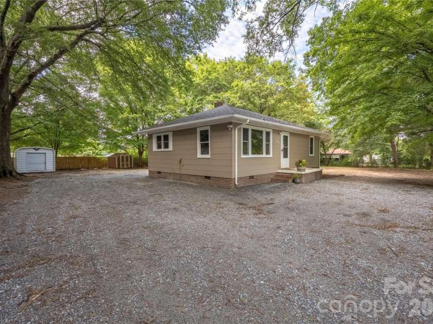 146 Staton Road, Gastonia, NC 28056.  MLS# CAR4349751, YatesRealty ID 6057. 