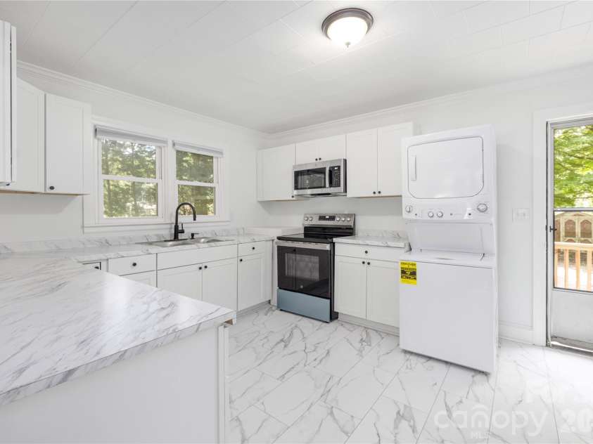 146 Staton Road, Gastonia, NC 28056.  MLS# CAR4349751, YatesRealty ID 6057. 