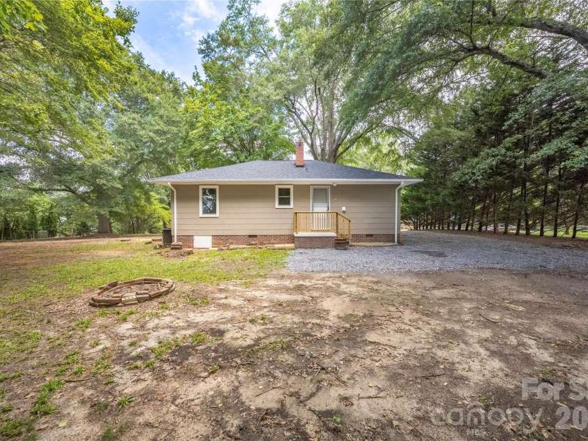 146 Staton Road, Gastonia, NC 28056.  MLS# CAR4349751, YatesRealty ID 6057. 