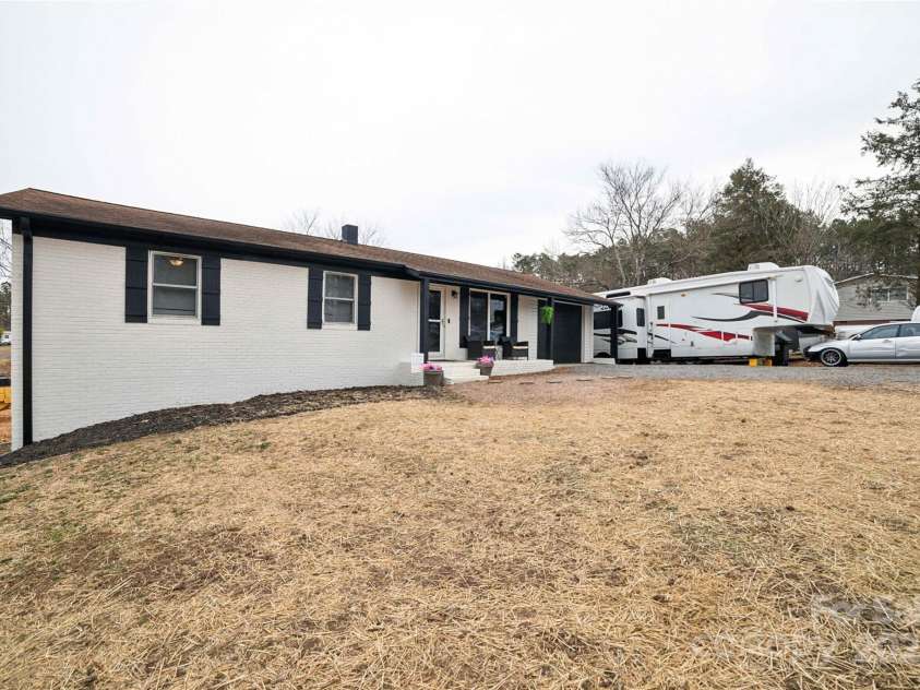 17154 Frog Pond Road, Oakboro, NC 28129.  MLS# CAR4228450, YatesRealty ID 6058. 