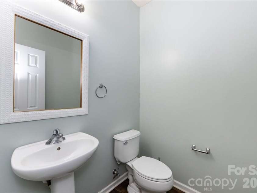 224 Azteca Drive, Matthews, NC 28104.  MLS# CAR4345591, YatesRealty ID 6058. 