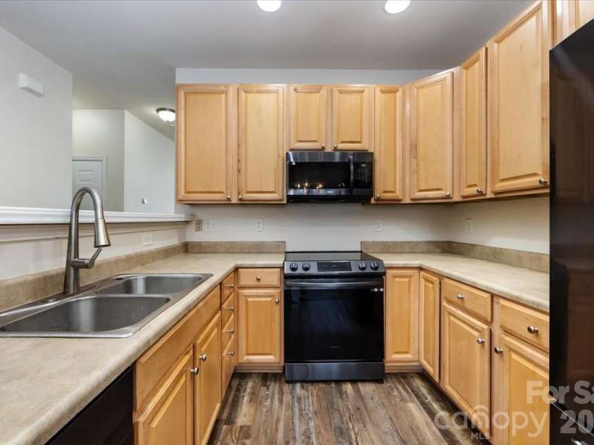 224 Azteca Drive, Matthews, NC 28104.  MLS# CAR4345591, YatesRealty ID 6058. 