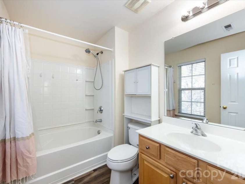 224 Azteca Drive, Matthews, NC 28104.  MLS# CAR4345591, YatesRealty ID 6058. 
