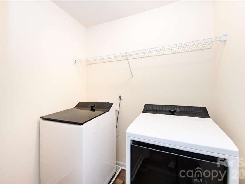224 Azteca Drive, Matthews, NC 28104.  MLS# CAR4345591, YatesRealty ID 6058. 