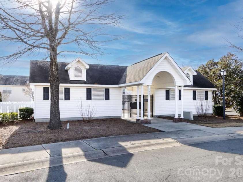 224 Azteca Drive, Matthews, NC 28104.  MLS# CAR4345591, YatesRealty ID 6058. 