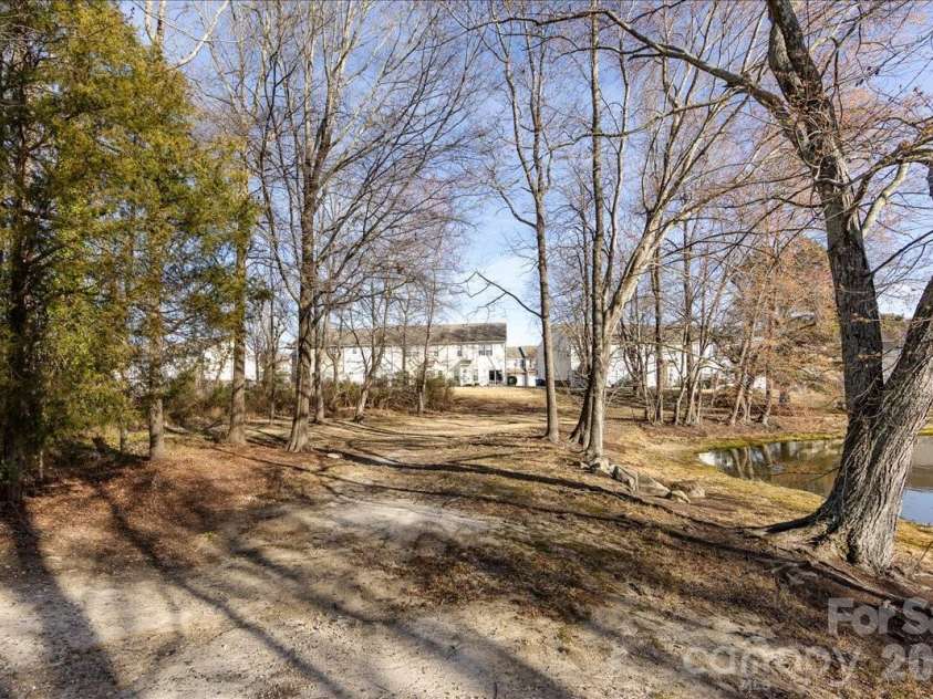 224 Azteca Drive, Matthews, NC 28104.  MLS# CAR4345591, YatesRealty ID 6058. 