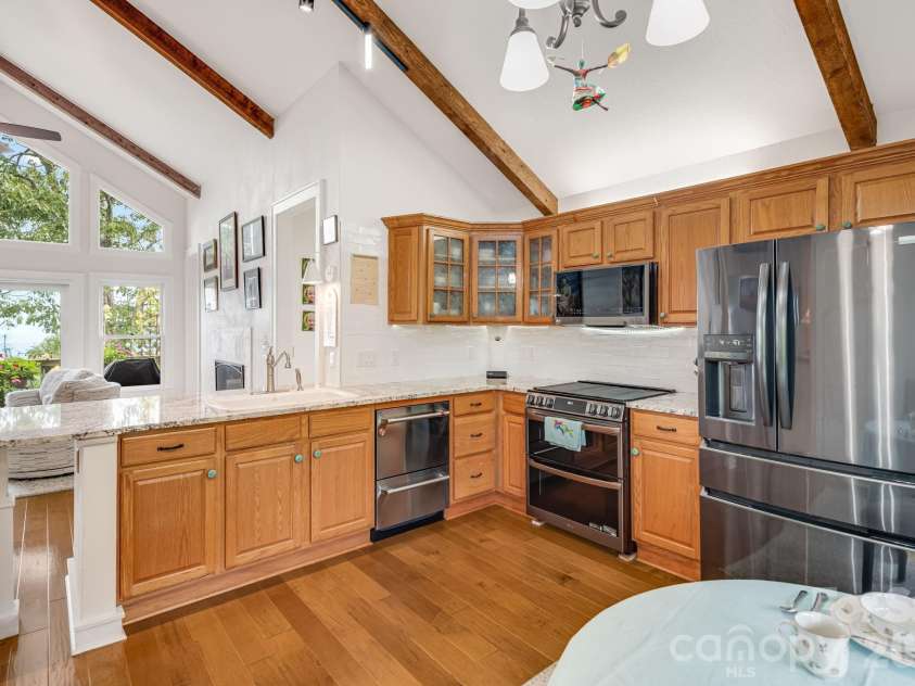 133 Club House Drive, Burnsville, NC 28714.  MLS# CAR4357061, YatesRealty ID 6060. 
