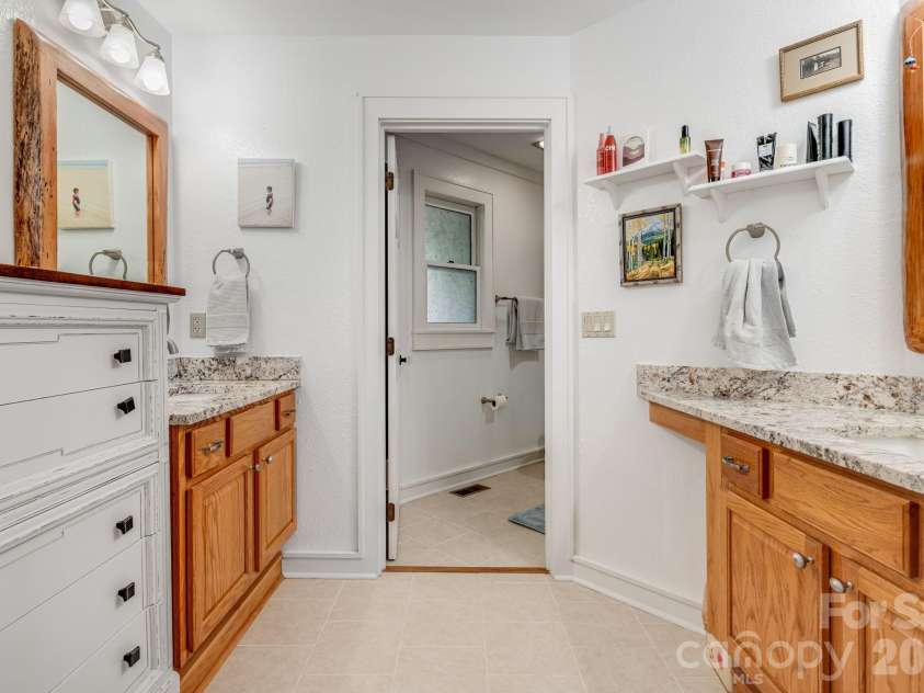 133 Club House Drive, Burnsville, NC 28714.  MLS# CAR4357061, YatesRealty ID 6060. 