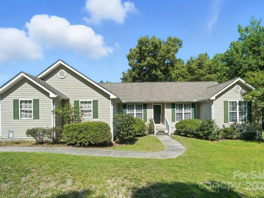 1116 Shop Road, Kershaw, SC 29067.  MLS# CAR4306111, YatesRealty ID 6061. 