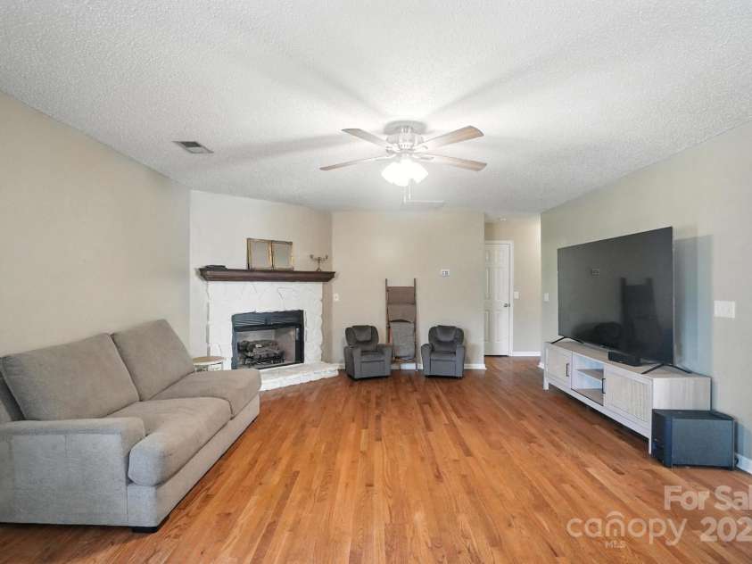 1116 Shop Road, Kershaw, SC 29067.  MLS# CAR4306111, YatesRealty ID 6061. 