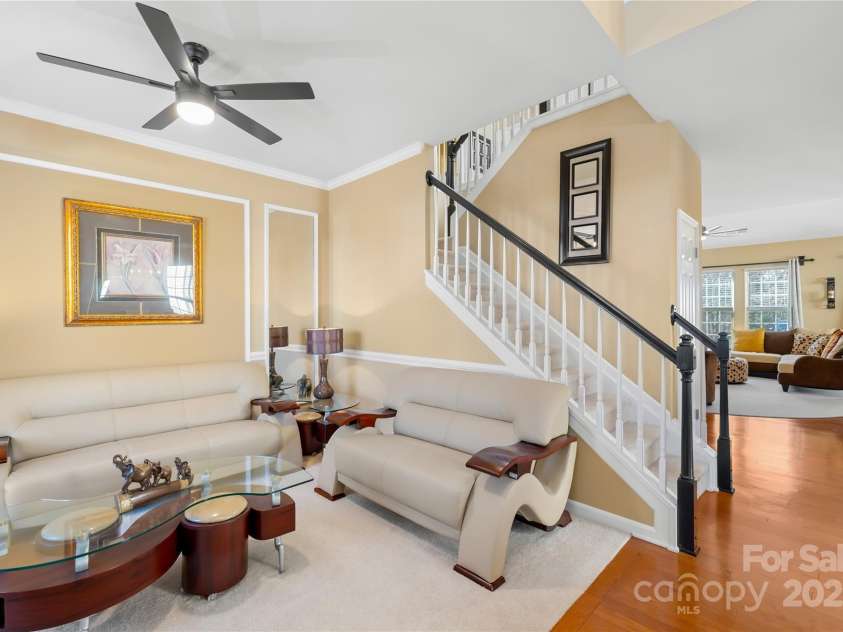 9813 Hanberry Boulevard, Charlotte, NC 28213.  MLS# CAR4218381, YatesRealty ID 6061. 