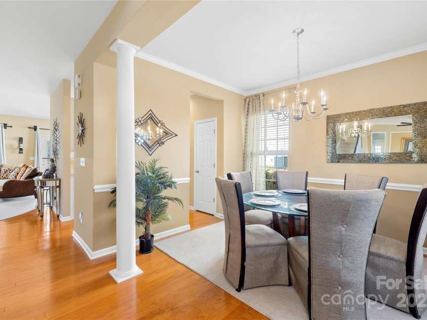 9813 Hanberry Boulevard, Charlotte, NC 28213.  MLS# CAR4218381, YatesRealty ID 6061. 